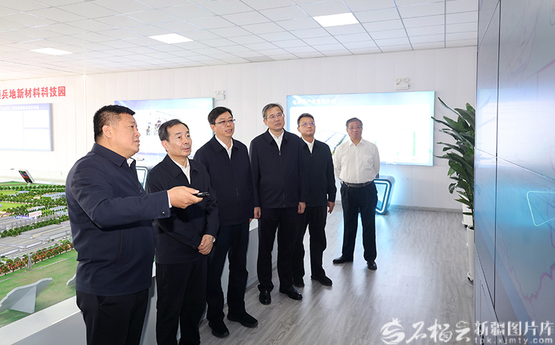 陳小江在塔城地區(qū)和兵團(tuán)白楊市調(diào)研
